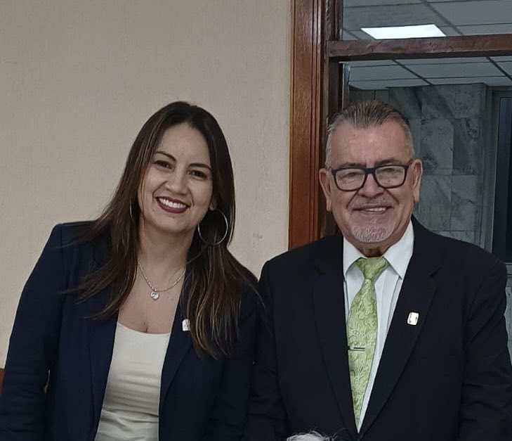 Feliz 35 años de Magistratura al gran Presidente de la <a href="/asojuecespy/">Asociación de Jueces del Paraguay (oficial)</a> <a href="/DrDelioVera/">Prof. Dr. Delio Vera Navarro</a>!! Una persona con un liderazgo positivo transformador que nos inspira, nos fortalece y nos alienta a seguir creciendo!! Desde la <a href="/AsoJuecesDePaz/">Asociacion de Jueces de Paz del Paraguay</a> te agradecemos el apoyo constante a nuestros proyectos