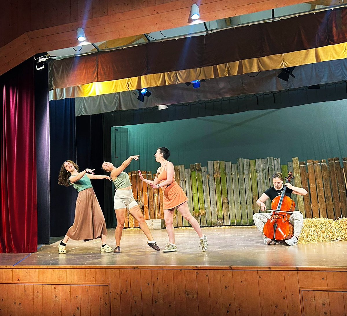 Been fun choreographing for #MADCOWMusical 

Opens next week