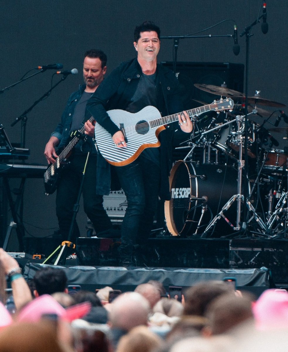 ajeremic53's tweet photo. Have a great show
today guys and have fun all of you who will be there π @thescript
#TheScriptPink π€©π₯πΈπ€ https://t.co/qej5JgWLsP