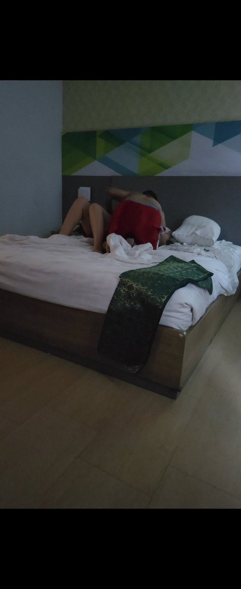 Jourdren's tweet photo. Ntah apa yg dibisikkan single big D ini... https://t.co/qHz566fZul