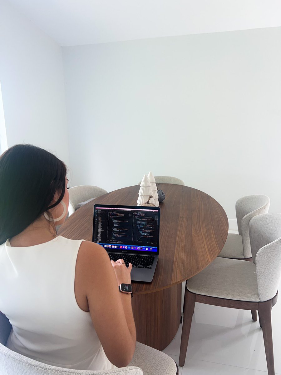 embersunn's tweet image. JavaScript | Typescript | React

A backend developer’s attempt at frontend. No wonder my website is taking months to wrap up, I’m tired of this 🫥