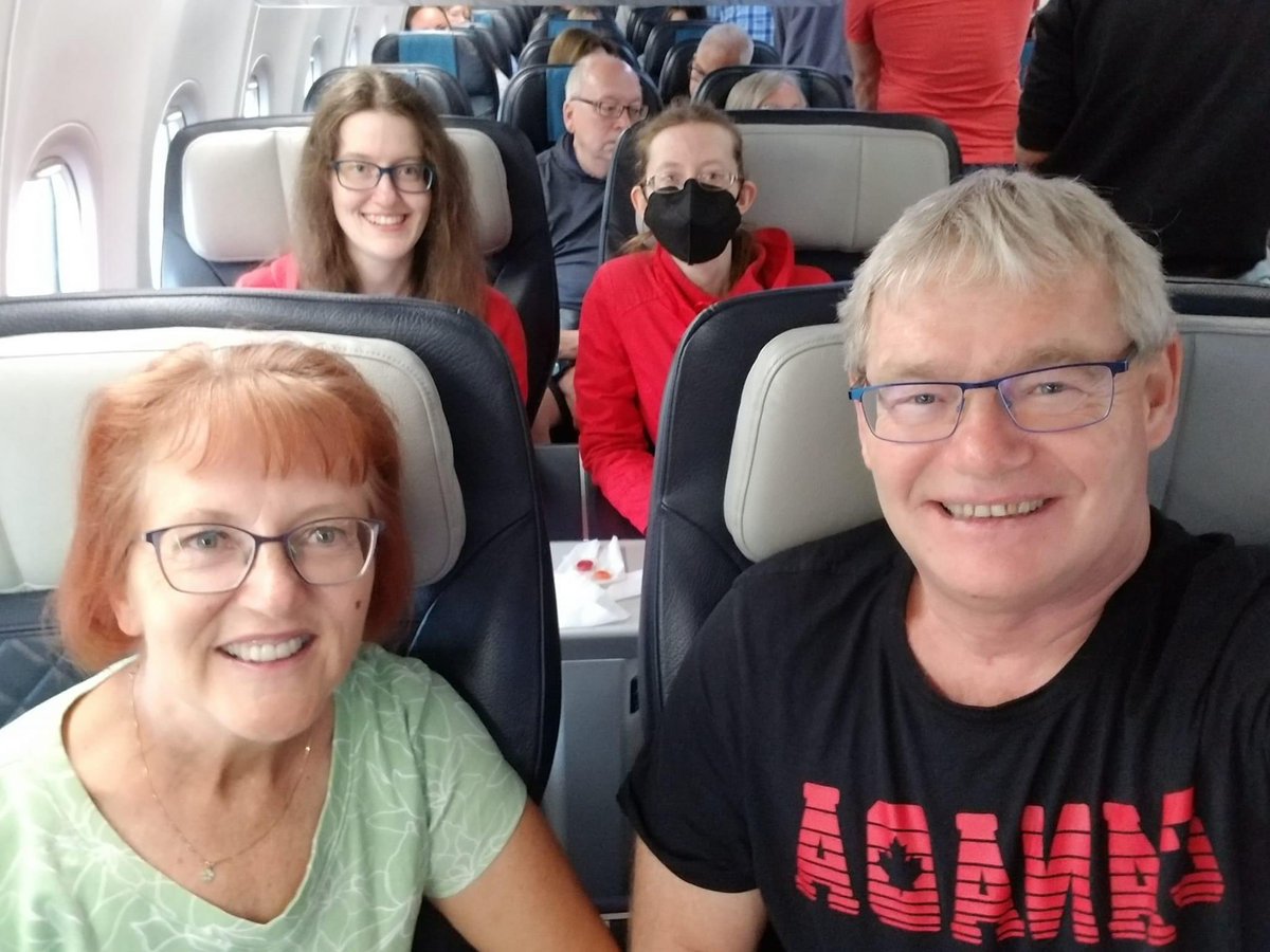 lisagoudy's tweet photo. Oh Canada! Time for a Canada Day family weekend adventure in Niagara Falls with @sheldon_spock1 and our parents!! 🇨🇦😎 #CanadaDay #CanadaDayweekend #NiagaraFalls #Ontario #teamwindowopen #soexcited https://t.co/VZkVaev3SJ