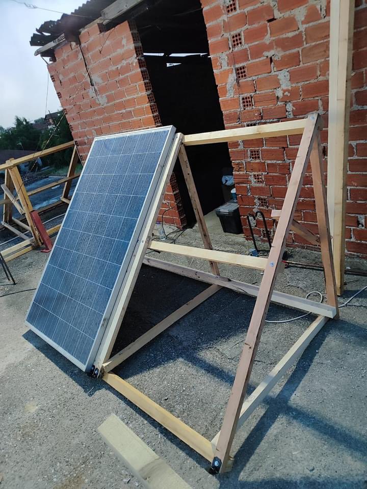 ApostolosTsiko1's tweet image. Φωτοβολταϊκές εγκαταστάσεις «ο Άγιος Πέτρος» (όχι δικό μας προφανώς)