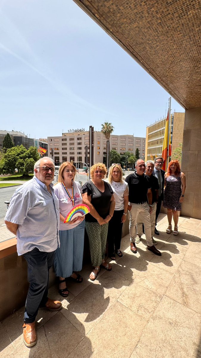 Amb motiu del dia de l’Orgull LGBTIQ+, #OrgulloLGTBIQ  el subdelegat del Govern a Tarragona <a href="/sjcs_santi/">Santiago J. Castellà</a> es reuneix amb representants sindicals del <a href="/CSIFnacional/">CSIF Nacional</a>, <a href="/CGTCatalunya/">CGT Catalunya 🚩🏴</a>, <a href="/CCOO/">Comisiones Obreras</a>  y <a href="/UGT/">ugt</a>.