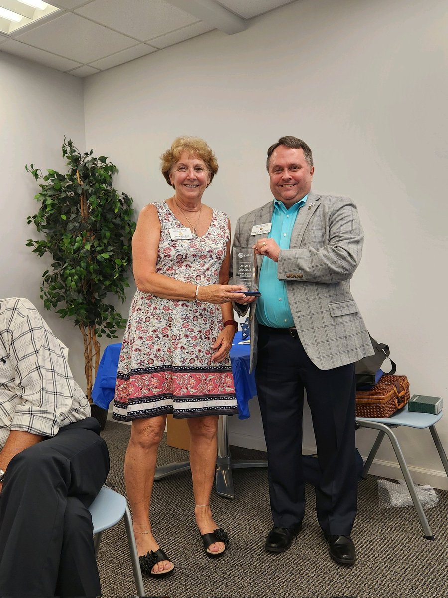 LelandRotary's tweet photo. We also presented the following awards at last night's event. #brunsco #Rotary 
- Rookie of the Year: Donny Oleniczak
- Rock Solid Rotarian: Mike Kebelbeck
- Service Above Self Award: Linda Bolduc
- Rotarian of the Year: Billie Gunn. https://t.co/VliC9CXlM8