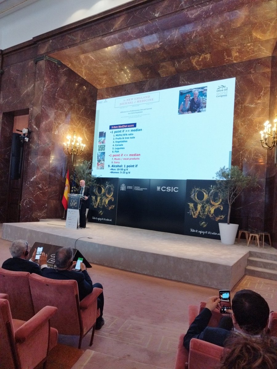 dr_lidia's tweet photo. Quiero agradecer al Prof. Miguel A. Martínez que me haya mencionado en su ponencia en el I Olive Oíl World Congress @CIBER_OBN  @nuconep @ImdeaAlimenta #oliveoil #HealthyFood #precisionnutrition https://t.co/coT2z65XM9
