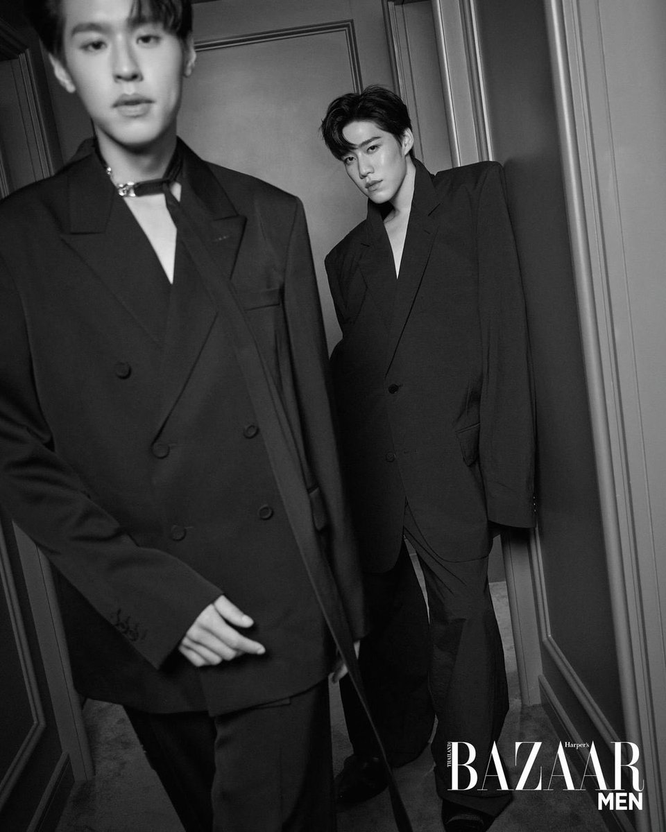 bazaarthailand's tweet photo. พีพี กฤษฏ์ ถ่ายทอดลุคเท่ผ่านเหล่าแฟชั่นไอเท็มจาก Balenciaga เสื้อฮู้ดดี้และเสื้อผ้าคอตตอนเข้าชุด กางเกงขาสั้นสปอร์ตผ้าลามิเนตเจอร์ซี่ ทั้งหมดจาก Balenciaga ขณะเดียวกัน บิวกิ้น พุฒิพงศ์ เลือกสวมสเวตเตอร์แขนยาวตกแต่งคริสตัล กางเกงผ้าเดนิมทั้งหมดจาก Gucci
 
#BAZAARMENThailandxBKPP https://t.co/EKqCWpfBma