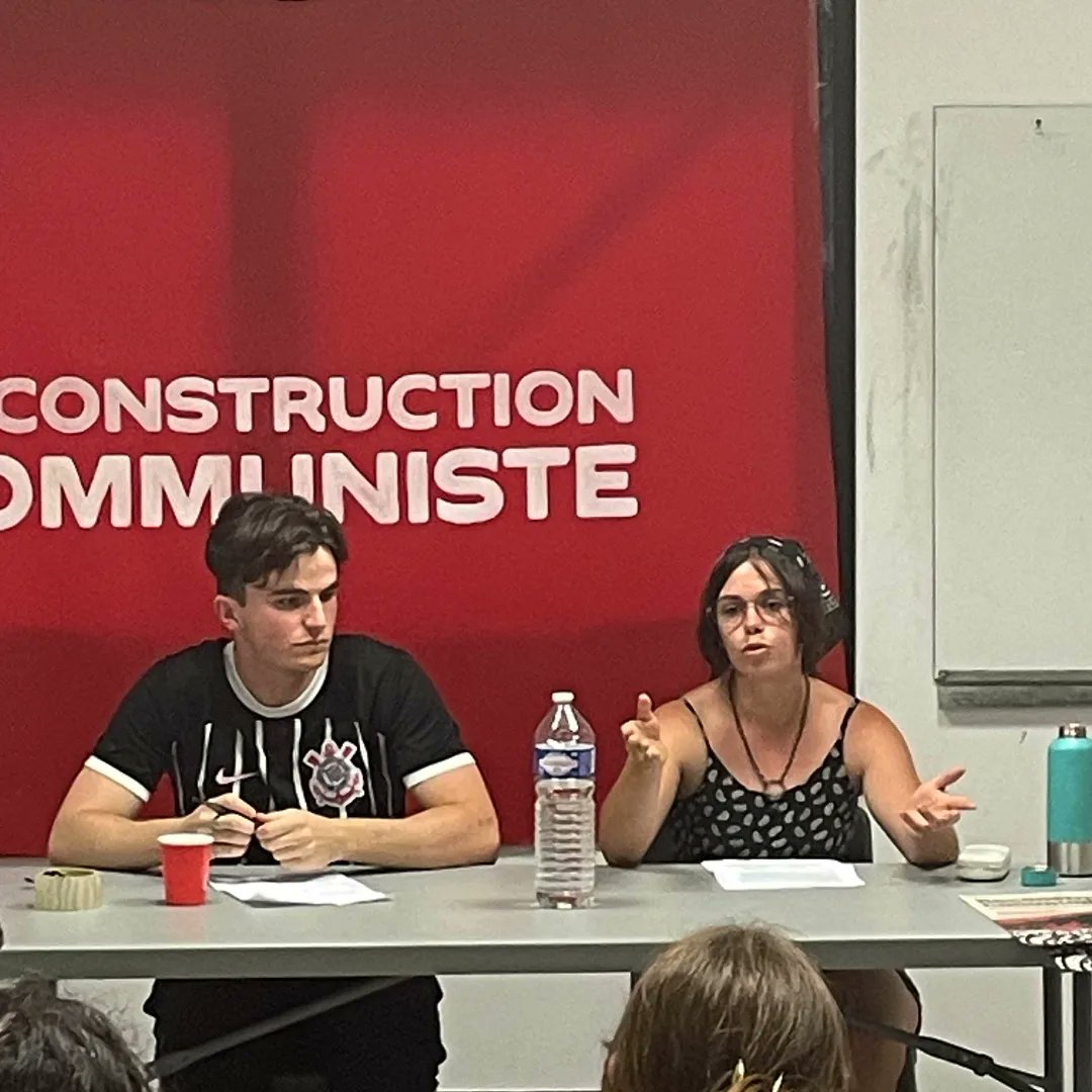 ReCommuniste's tweet photo. Réunion publique sur la situation politique et la nécessité d'organiser une opposition extra-parlementaire.

Après une présentation, nous avons pu débattre autour de la caractérisation de la période et de la position à adopter vis à vis des organisations réformistes. https://t.co/laexsgtY7s