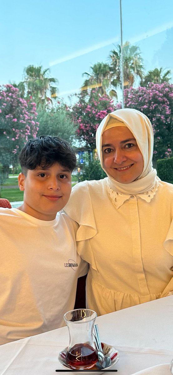 drbetulsayan's tweet image. Oğlum Ahmet Âkif, LGS’de Türkiye 1.’si oldu. 💐🧿 Bu gurur verici sevinci bize yaşatan kıymetli oğluma çok teşekkür ediyorum.

Bizler her daim ve her koşulda evlatlarımızın yanındayız. 

Tüm evlatlarımıza sağlıklı, huzurlu ve emeklerinin karşılığını aldıkları bir hayat diliyorum.