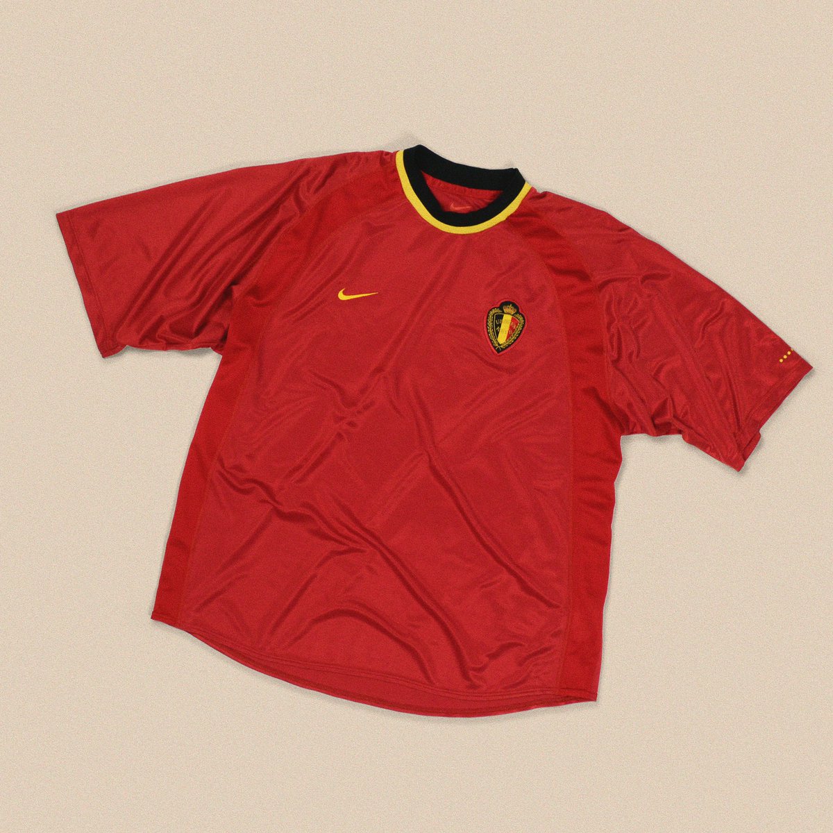 Euro 2000 bits 🌍

Link to store in our bio ☝️

#classicfootballshirts #football #footballshirt #jersey #soccer #footballshirts #footballjersey #footballshirtcollection #soccerjersey #vintagefootballshirt #futbol #classicfootballshirt #jerseyoriginal #footballshirtcollector