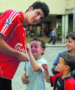 estoesanfield_'s tweet photo. [📚🔴] HISTORIA #LIVERPOOL 

 🔙🗓️ 𝗧𝗮𝗹 𝗱𝗶́𝗮 𝗰𝗼𝗺𝗼 𝗵𝗼𝘆 2️⃣0️⃣0️⃣7⃣

✍️ - Llegaba al conjunto RED @mikelsanjo6   procedente del @AthleticClub.

#OnceREDAlwaysRED https://t.co/qqhl3XBono