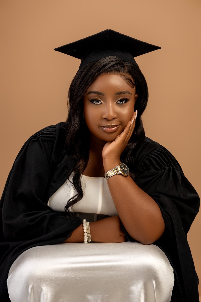 awinja23's tweet photo. The barb that stayed in school! Electrical and Electronics Engineering with Honors b!tch!!!!!!!π€ͺπ€ͺπ€ͺπ€ͺ. They donβt know the half cause they flunked their math! πππ @NICKIMINAJ Iβm ready for my masters degree now. #barbz #BARBZBLACKOUT #classof2024 https://t.co/VmuAu8o8gR