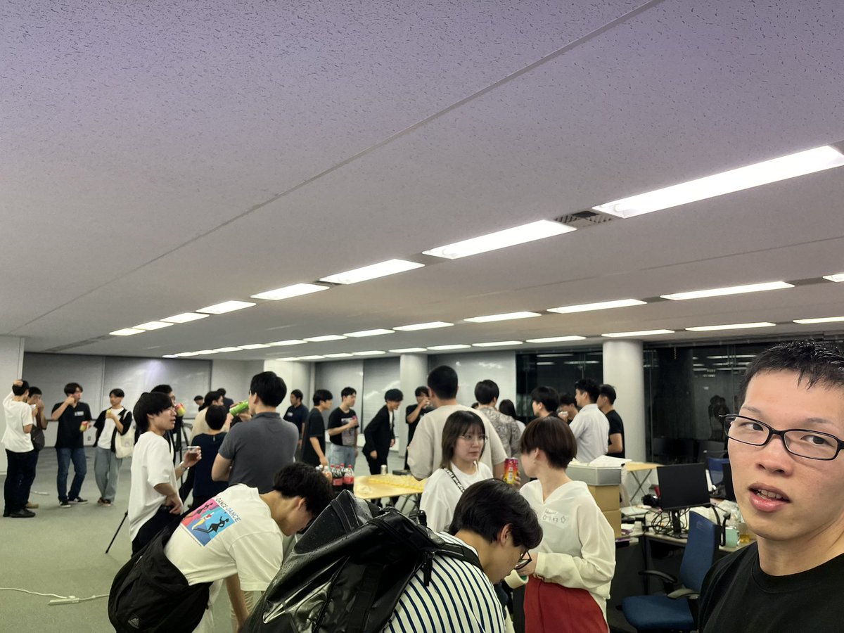 kinoshitay's tweet photo. 東大発AI開発系スタートアップ #advancy オフィス移転パーティー@飯田橋にて開催され行ってきました。 CEO @robinsoncosmo10 不在でしたが盛り上がっていて凄いなと。ロビンソンもまだ20歳ですし、最年少上場まじで期待しています #起業しろ https://t.co/l9uDwXVnY1