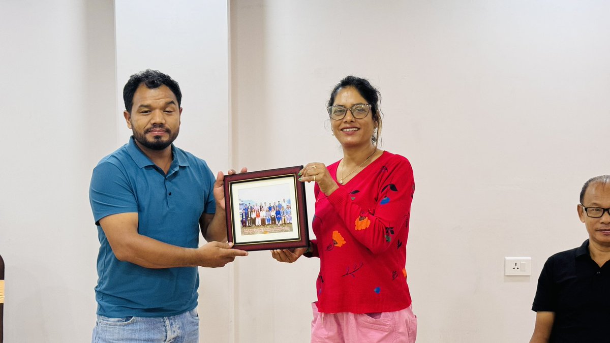 gitakandel6's tweet image. लिनि र दिने काम भेा रमाइलो भयो