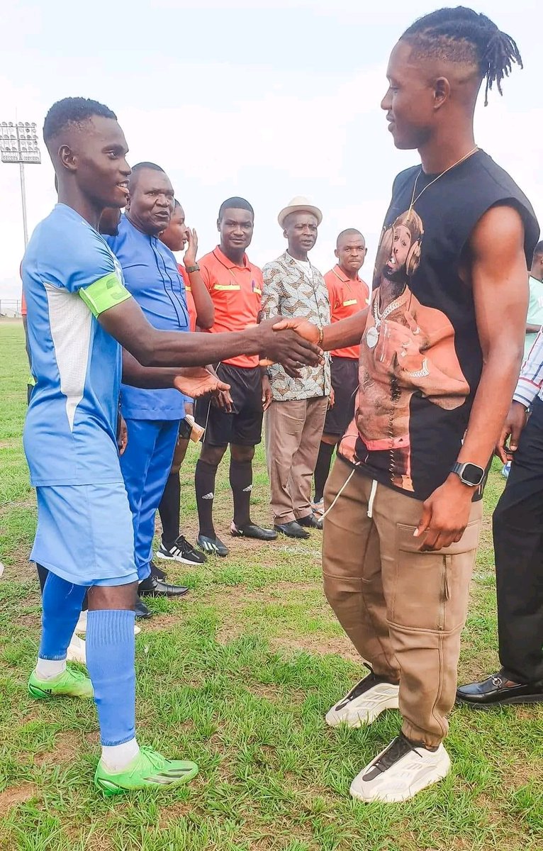 SimbaSCPhotos's tweet image. Honored! Humbled! Thank you Buea🤝🙏

#lion #Indomitable #electricalfence  #WallofJericho