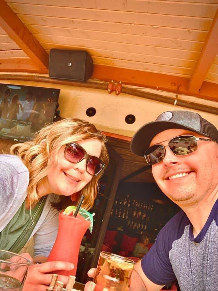 Kswifty2's tweet photo. Cheers to 21 years! 🥂👰🏼‍♀️🤵🏼‍♂️ Here's to 21 more! 💗 @thebswifty https://t.co/wsvi4Wa6yh