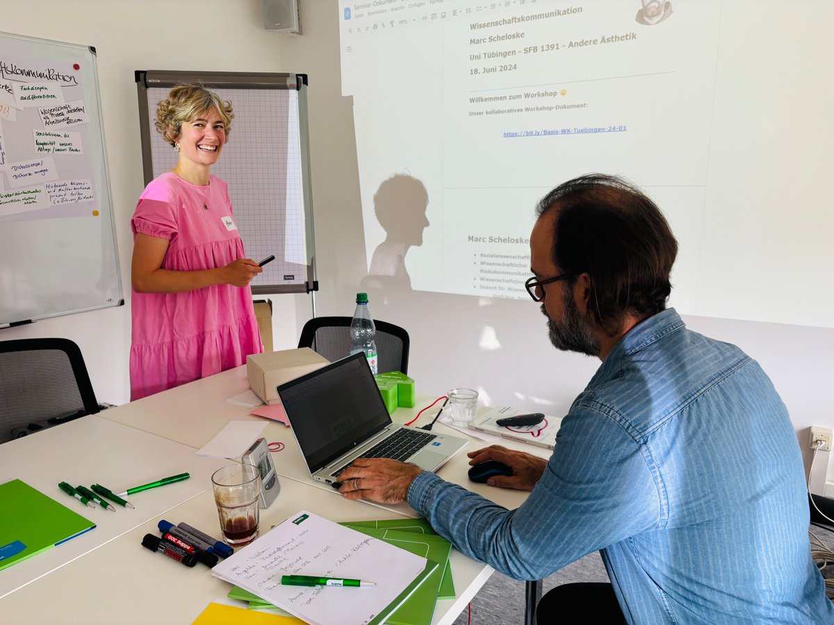 In den vergangenen zwei Wochen hatten wir das <a href="/NaWik/">Nationales Institut für Wissenschaftkommunikation</a> bei uns zu Gast. Marc Scheloske (<a href="/Werkstatt/">Marc Scheloske</a>) hat uns in Sachen #Wissenschaftskommunikation mit viel Kompetenz und Spaß an der Sache auf den neuesten Stand gebracht. Vielen Dank!