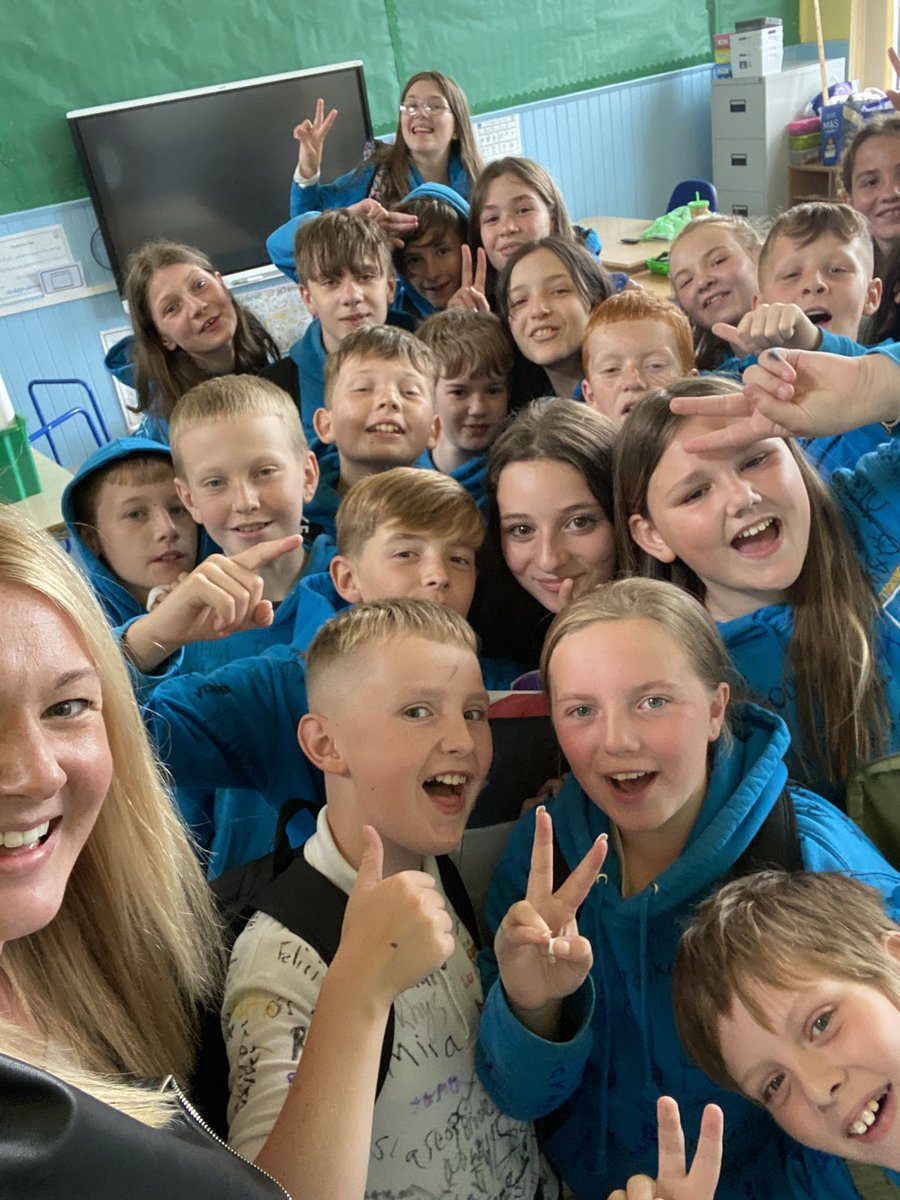 Becca Thomson tweet media