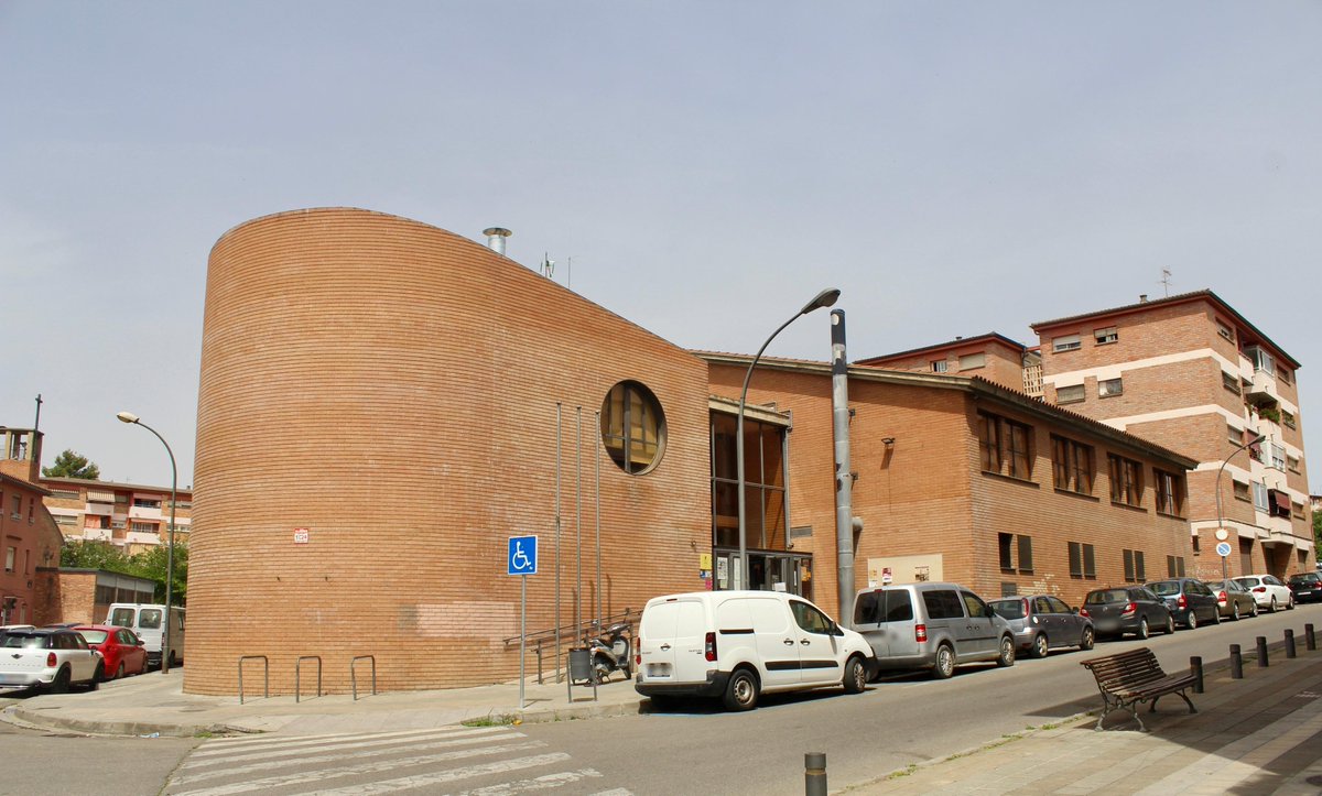 paerialleida's tweet photo. ✅@paerialleida ofereix enguany 44 refugis climàtics i amplia l’horari de les piscines per combatre la calor 

El Centre Cívic #Mariola, obert al migdia i caps de setmana quan s’activi el Pla per prevenir els efectes de la calor sobre la salut a Lleida

ℹ️ https://t.co/3uLsVfpwZF https://t.co/EKqRthRdks
