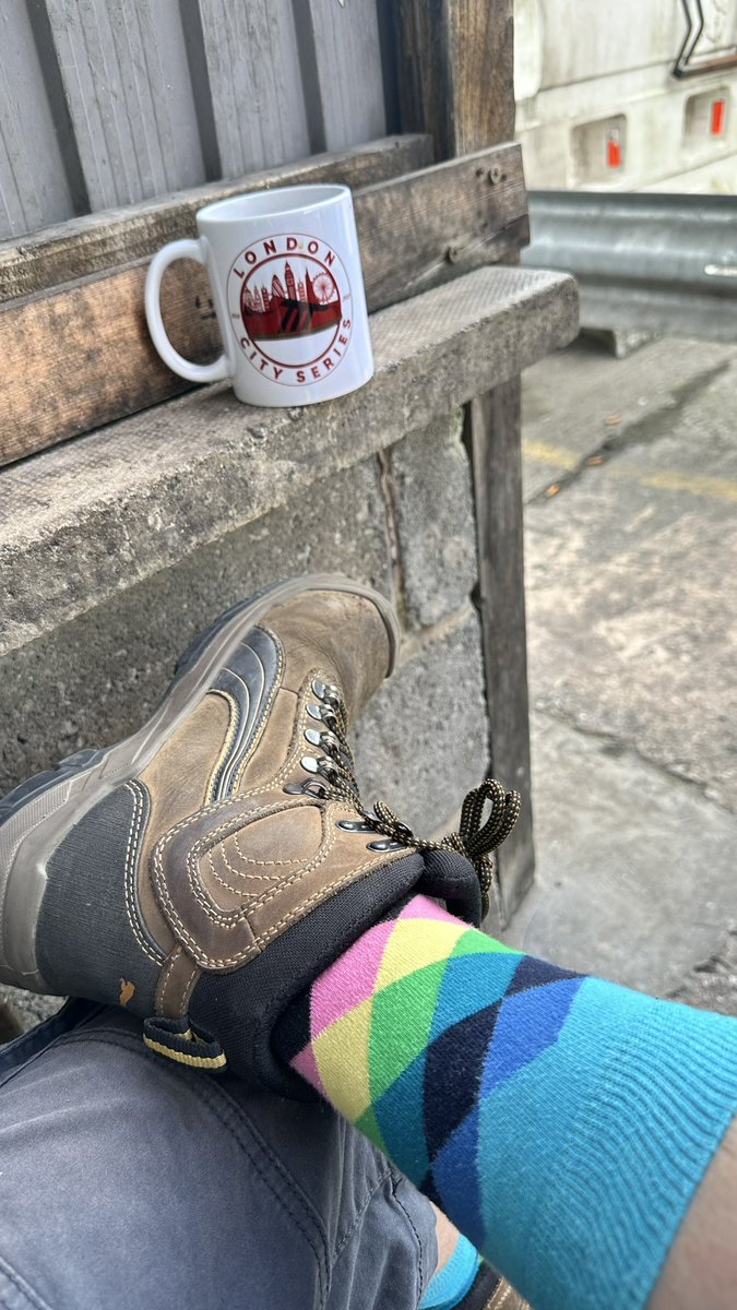 Hoodie1973's tweet image. On foot today 
Pumas and happy socks 
#graft