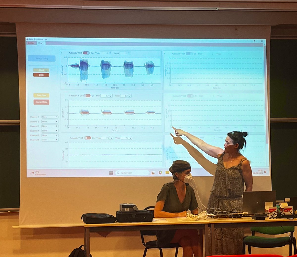 🚨Angelique Amelot and Amélie Elmerich presented the Aeromask at the <a href="/LabexEFL/">LabEx EFL</a> symposium. This instrument (and software) has been invented by the <a href="/LPP_Paris/">LPP — @lppparis.bsky.social</a>! 💪🏽
If you wanna know more, check this link: lpp.cnrs.fr/la-recherche/p…
<a href="/CNRSshs/">CNRS Sciences humaines & sociales</a> <a href="/CNRS/">CNRS 🌍</a> <a href="/CNRS_Villejuif/">CNRS Île-de-France Villejuif</a> <a href="/Sorbonne_Nvelle/">Université Sorbonne Nouvelle</a>