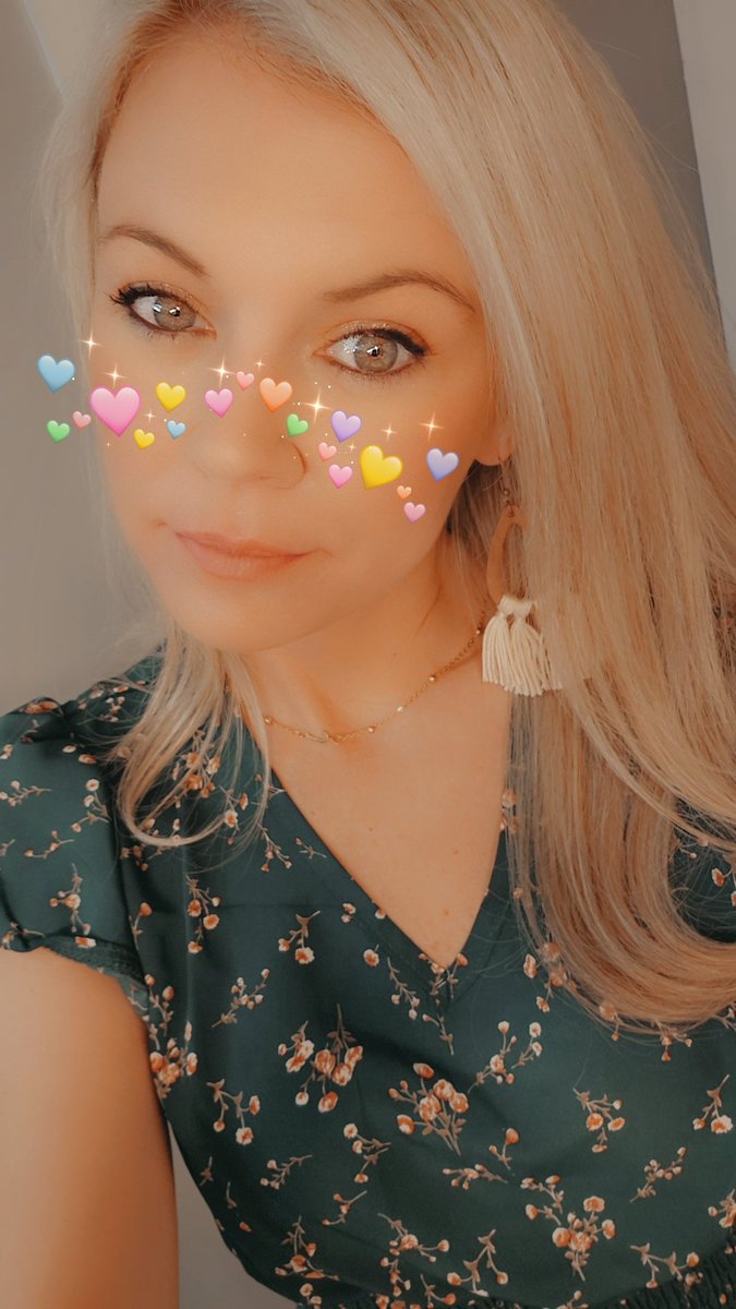 Balloon dayyyy (let's not talk about how old I am today😭) = BIRTHDAYYY Stream later this evening?!?!?🥳🤞🤞 Happy Friday Lovelies😘🩷