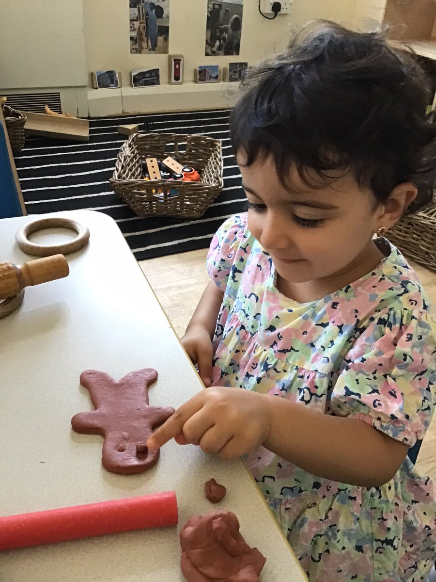 “Gingerbread eyes” 👀 we’ve been making lots of gingerbread men recently with our play dough and today this little sunshine remembered the part of the story where he gets eyes!