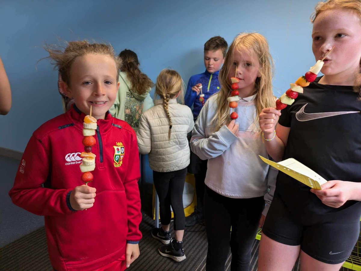 We had a great morning at #RunningClub for our final meet and enjoyed a fruit kebab. A huge well done to everyone who attends. We look forward to seeing them all back in August, and wish Jody, our P7 runner, all the best at High School. #schoolsoutforsummer 👏🏻 🏃‍♂️ 🏃‍♀️ 🏃🏼