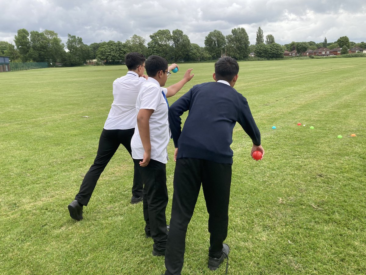 DerbyHSBuryMFL's tweet photo. Learning how to play pétanque. A great game to play in any weather! #bienjoué @derbyhighbury https://t.co/nHFSr9Xepv