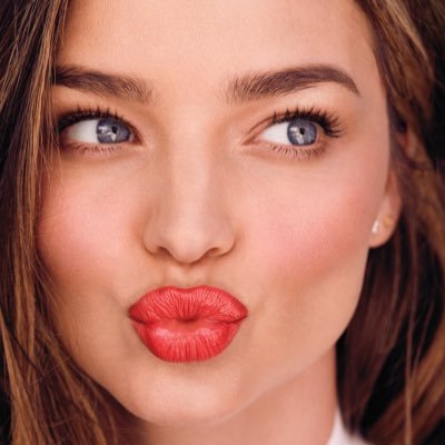 🎀 Retweet for a solo DM with Miranda Kerr 🎀 

Must follow us ! 
Picking on July 8, good luck ❤