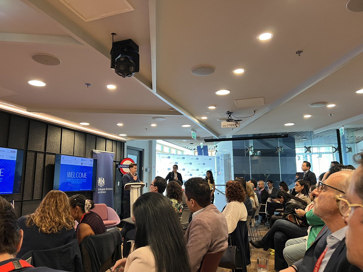 mccamposacunha's tweet photo. Encantada de compartir con Cristina Martinez  y Claudia May Del Pozo la presentación del reporte Encuentros #IA: Hoja de Ruta para México, en la Embajada Británica 🇬🇧en México 🇲🇽 .
Una gran oportunidad para conocer también la labor de #AMCID y disfrutar de un magnífico debate. https://t.co/OpHzrnIVoH