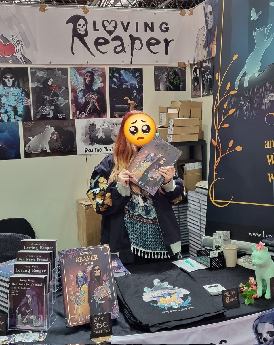 JennyJinya's tweet photo. I've been told that I'm terrible at advertising my booths. So let's try again: I'm at #Dokomi 3E30 
Volume 2 has it's premiere today :) https://t.co/enmVClQpuX