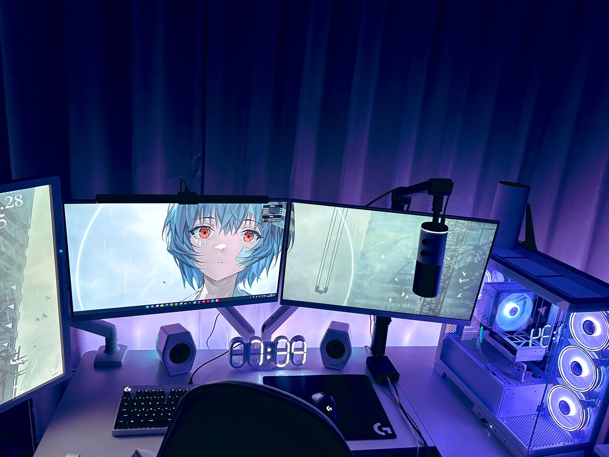 USU3DA's tweet photo. トリプルモニターになったのでパシャリ
#お前らのpcデスク周り晒していけ
#デスク周り #SETUPSHOW
#ゲーム部屋 #NZXT #Pixio https://t.co/TfVTrA2hva