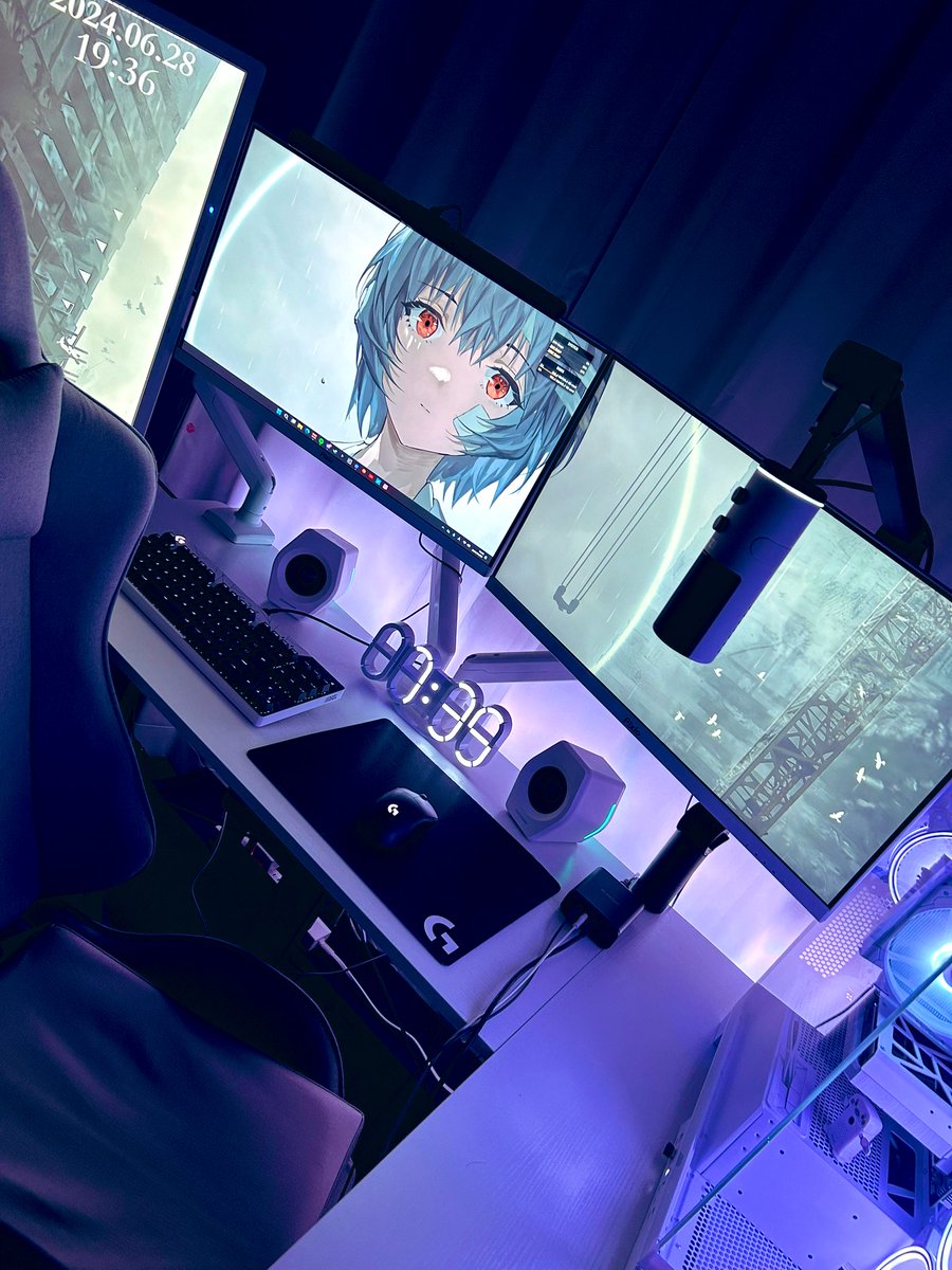 USU3DA's tweet photo. トリプルモニターになったのでパシャリ
#お前らのpcデスク周り晒していけ
#デスク周り #SETUPSHOW
#ゲーム部屋 #NZXT #Pixio https://t.co/TfVTrA2hva