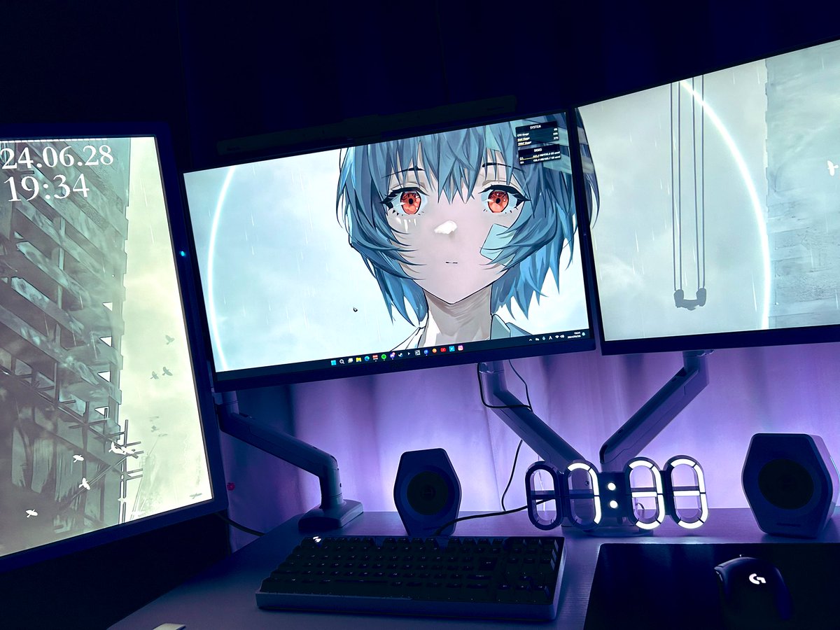 USU3DA's tweet photo. トリプルモニターになったのでパシャリ
#お前らのpcデスク周り晒していけ
#デスク周り #SETUPSHOW
#ゲーム部屋 #NZXT #Pixio https://t.co/TfVTrA2hva