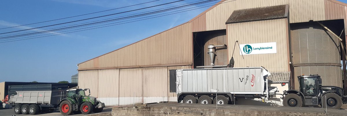 MOISSONS 2024 🌾 | Les premières remorques à Coulonges sur l'Autize 🚜