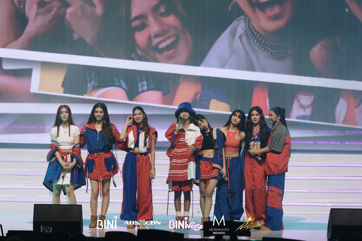 BINI_ph's tweet photo. Bravo on your “Diyan Ka Lang”, “Na Na Nandito Lang”, and “8” performances!👏🏻

📸 @metrophotoforbrands
#BINIverse_TheFirstSoloConcert
#BINIyahengJUNEpacked https://t.co/Yy1jn1mx1M