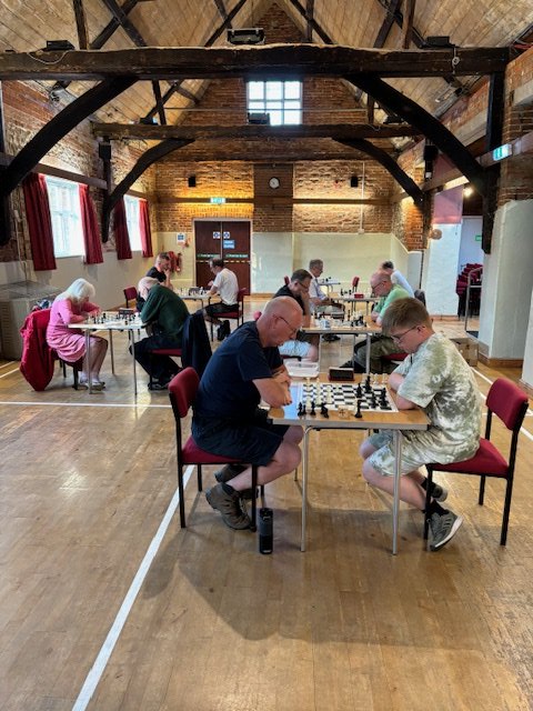 DfcNorfolkUK's tweet photo. Congratulations to @BroadlandClub whose members took part in a rapidplay Tournament and raised £75 for @alzheimerssoc @DementiaFriends 
@EDP24 
@AtHeartLotto https://t.co/SwymoIYys7