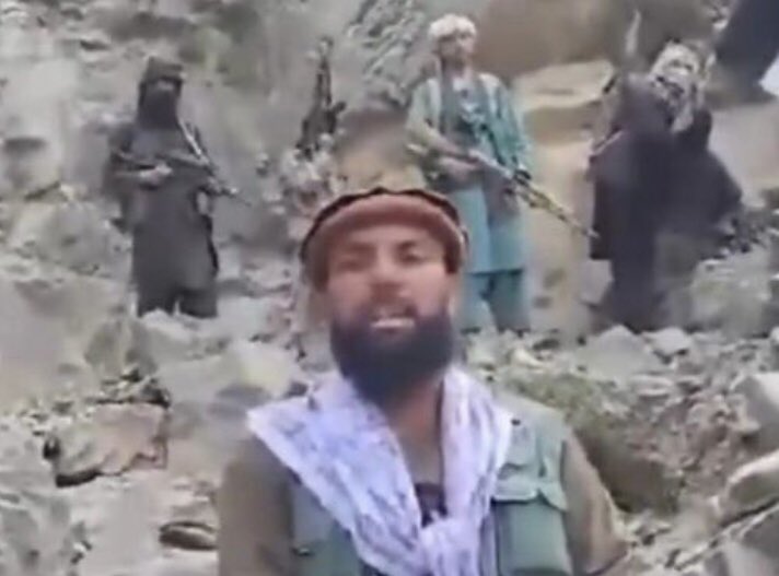 انالله وانا الیه راجعون
با تاسف و اندوه فراوان اطلاع حاصل نمودم که۲تن از قهرمانان و مبارزین آزادی کشور فرمانده عبدالصمد حمزه کوهگدای و فرمانده خیر محمد
دریک جنگ نابرابر با ط.البان به شهادت رسیدند.
از خداوند متعال برای شهدا جنت فردوس و به فامیل محترم شان صبر جمیل استدعا می نمایم.