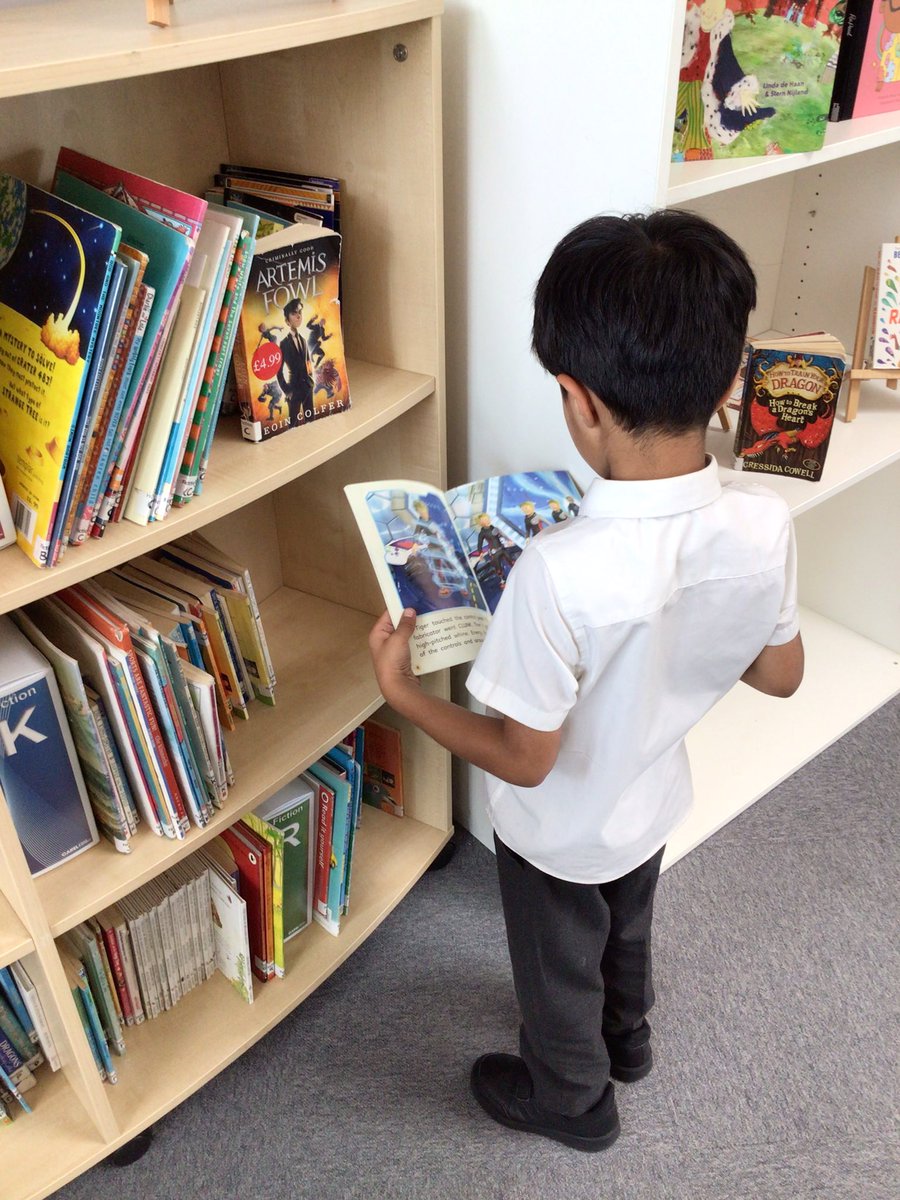 GRPAHazel's tweet photo. We love visiting the library on Friday afternoon! We take our time to look carefully at the books before selecting the one we would like to take home. 📖 https://t.co/1kVOUtYpYO