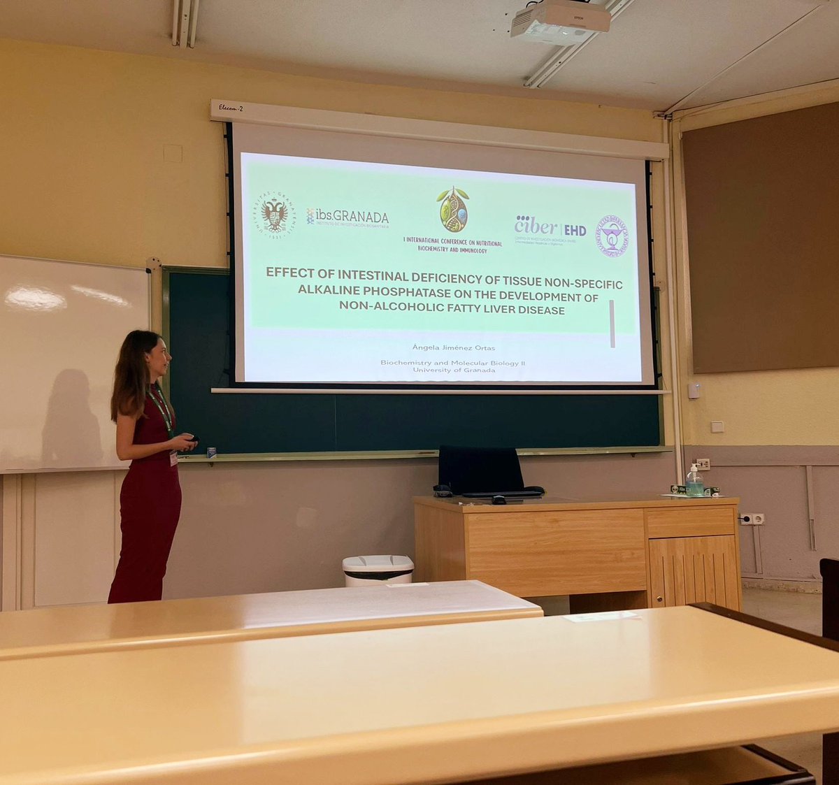 Hoy hemos tenido la oportunidad de presentar nuestros resultados en el congreso #INCONUBI celebrado en la <a href="/unisevilla/">Universidad de Sevilla</a>