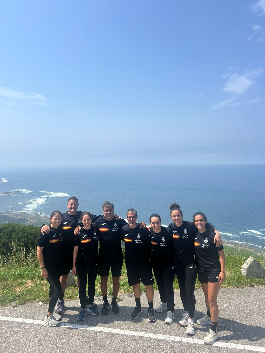 RFEBalonmano's tweet photo. 😍 ¡Las #Guerreras 🇪🇸 han visitado esta mañana el monte Santa Tecla de A Guarda! 

🔝 Un paraje magnífico para seguir cogiendo fuerzas de cara a esta importante preparación 

📸 ¡Aquí están las mejores imágenes!

#⃣ #SheLovesHandball #Balonmano https://t.co/YCTaE2Mrf5