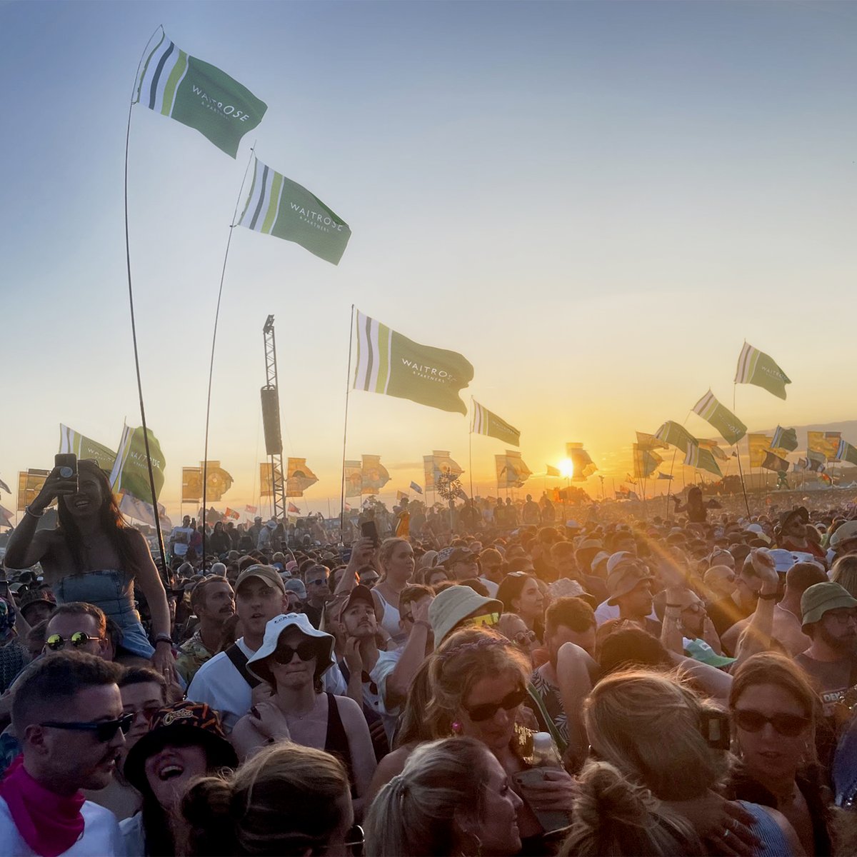 There you all are 👀

#glastonburyfestival
