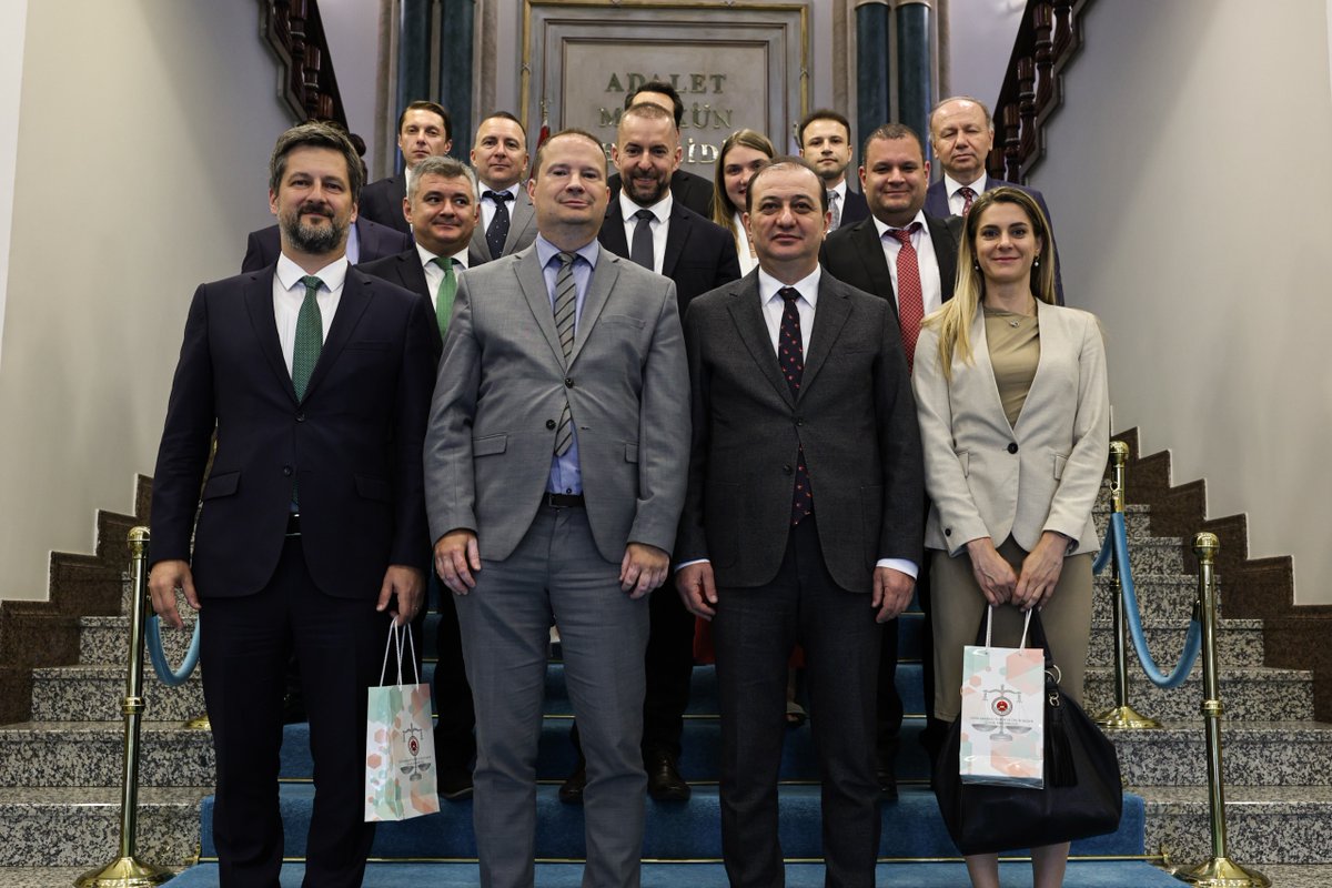 Adalet Bakan Yardımcımız Sayın Hurşit Yıldırım, Macaristan Adalet Bakanlığı Heyetini Kabul Etti. diabgm.adalet.gov.tr/Home/SayfaDeta…