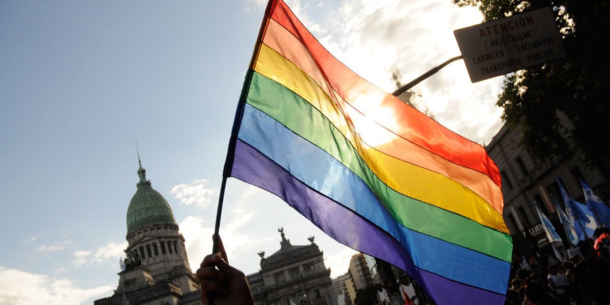 VariniaDrisun's tweet photo. 👋🏳️‍🌈 Como cada año, este 28 de junio celebramos la diversidad y recordamos las luchas históricas del movimiento LGTBIQ+.  Es necesario comprometernos con la inclusión y la igualdad de derechos, especialmente en los contextos adversos, porque nos hacen más fuertes. https://t.co/zGZBdiOTYE