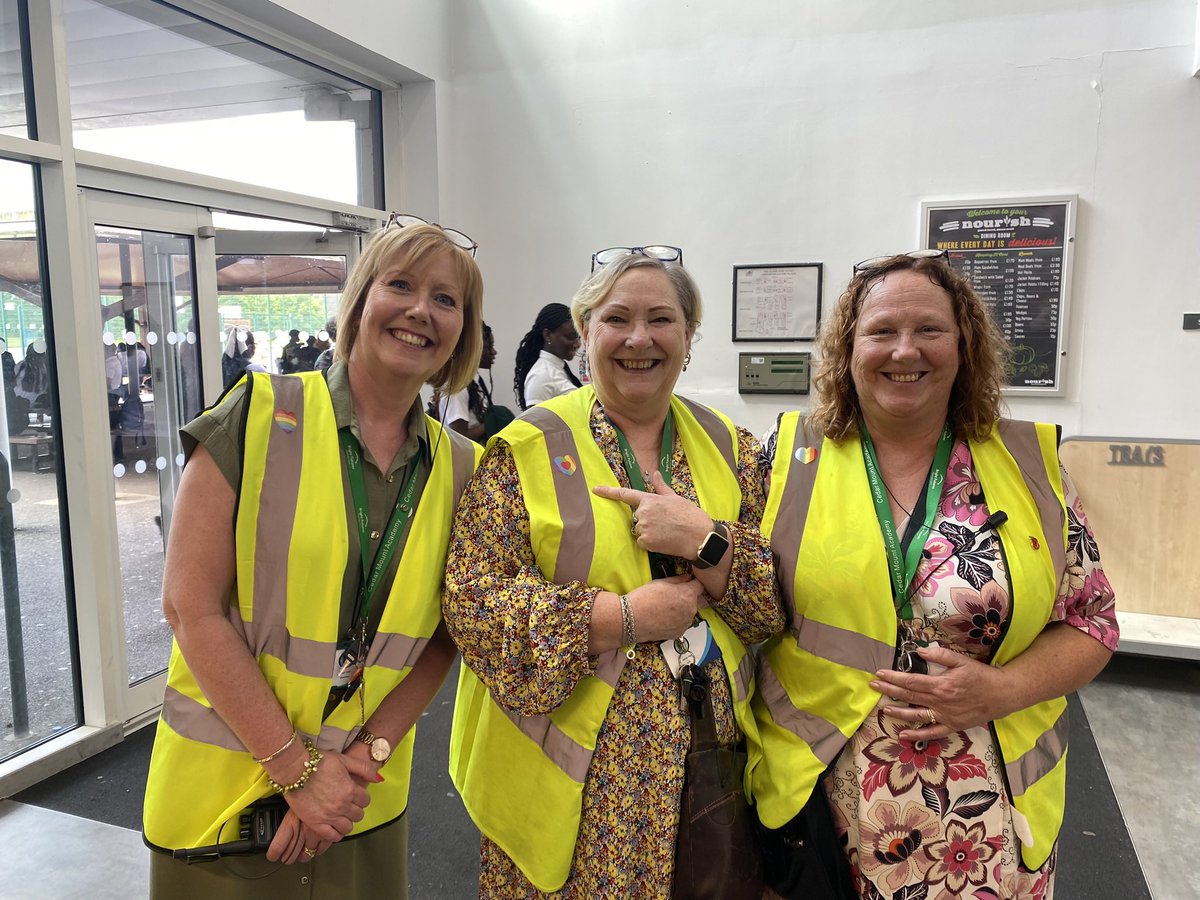 Our students and staff have shown their allyship this week wearing 🏳️‍🌈 stickers for #SchoolDiversityWeek. <a href="/JustLikeUsUK/">Just Like Us</a> <a href="/CedarMount_BF/">Cedar Mount Academy</a>