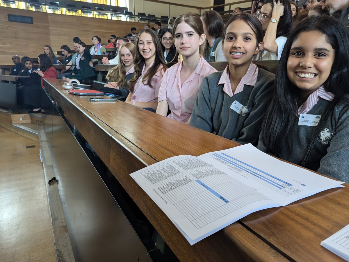 GandLMFL's tweet photo. Well done to our 5 finalists for their excellent performance at the National Translation Bee 🇫🇷🇩🇪🇪🇸 here at Cambridge University today, and congratulations to Victoria, who came 3rd in the country for Spanish! 🇪🇸👏 #mfltwitterati @Routesintolangs https://t.co/XkXzHWchwo