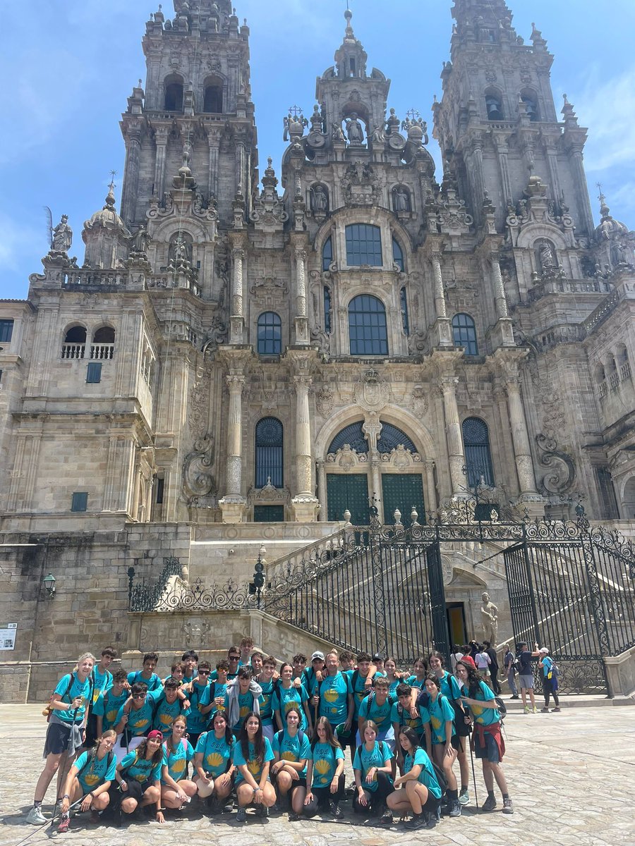 ColegioSDS's tweet photo. Quinta Etapa (Padrón - Santiago) ¡Conseguida la Compostelana!

Una de las etapas más duras de este Camino, pero nuestros peregrinos lo han vuelto a hacer.

- I Camino 22-23: Camino Francés.
- II Camino 23-24: Camino Portugués.
- III Camino 24-25: ¿Camino...?

¡Te animas! https://t.co/w6ivg00GlK