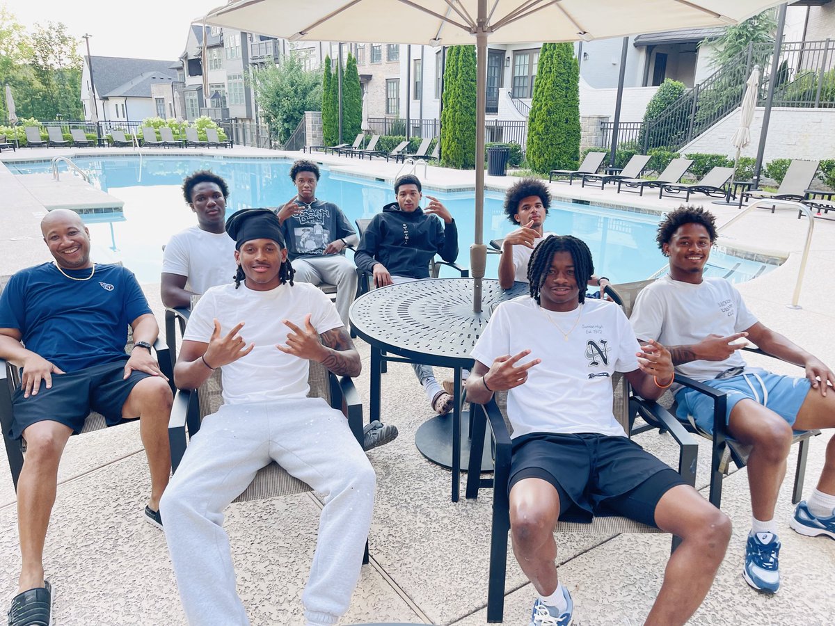 Remix!!!!! Had to hook the CB’s up with Gumbo and Crawfish 🦞 as well! Great times with the fellas. #Straps #Lockdown ⚜️🐝⚜️🐝