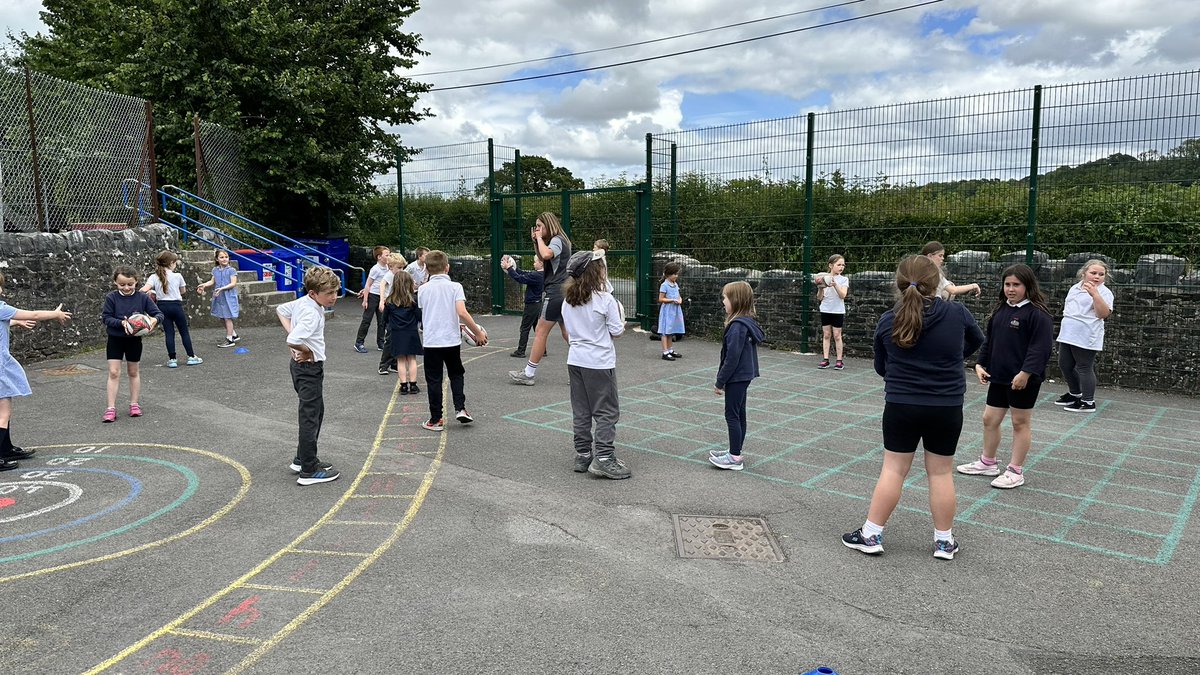 Ysgol Cwrt Henri tweet media